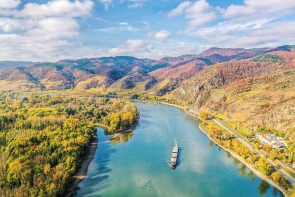 LIEPA Žavingas Vachau slėnis, kruizas Dunojumi ir imperatoriška Viena (gidė Laima Filomena)